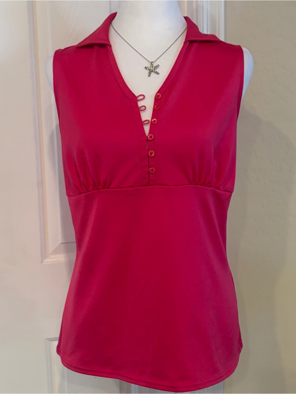 Sleeveless Desert Quick Dry Tank Top in Hot Pink Size Medium